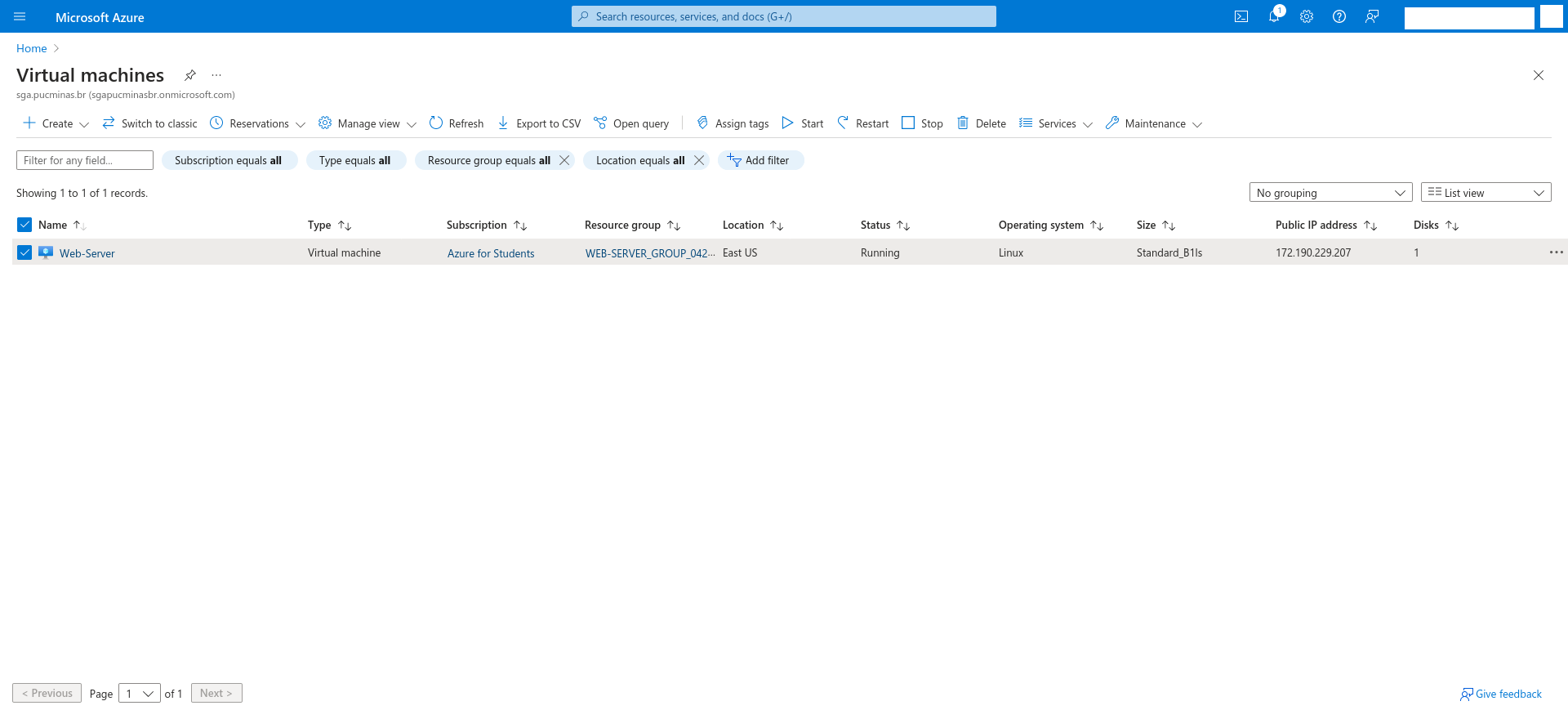 Menu 'Virtual machines'. Barra superior com os botões: 'Create', 'Switch to classic', 'Reservations', 'Manage view', 'Refresh', 'Export to CSV', 'Open query', 'Assign tags', 'Start', 'Restart', 'Stop', 'Delete', 'Services', 'Maintenance'. Lista de máquinas virtuais, com a máquina virtual 'Web-Server' selecionada.